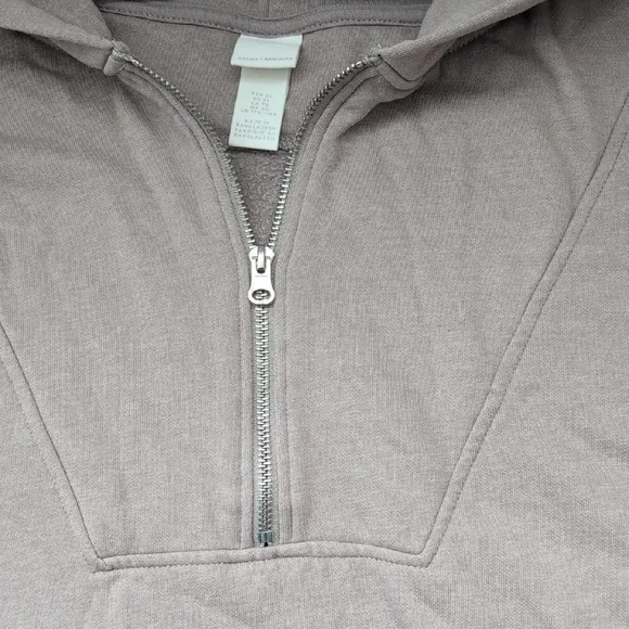 H&M Basics Sleeveless Hooded Pullover - Picture 3 of 6